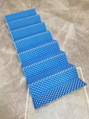 Materiale impermeabile resistente alle lacrime, impermeabile all'umidità, cuscinetto da letto ultraleggero adatto all'escursionismo, all'alpinismo e al campeggio