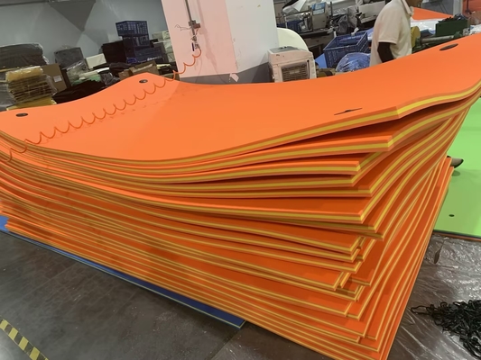 OEM Materassi galleggianti per attività all'aria aperta Soluzione di produzione resistente alle intemperie