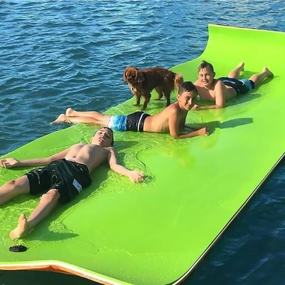 Durabilità Comfort Outdoor XPE Pad di schiuma Coperta galleggiante impermeabile resistente alle lacrime Colore accattivante per esterni