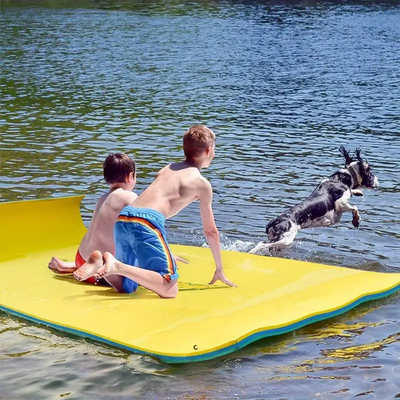 Ingrosso tappetino galleggiante copertura d'acqua tappetino galleggiante premium per il lago e la navigazione in barca XPE schiuma pad galleggiante acqua