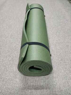 Camouflaggio in stile militare Caremat in schiuma Pad per dormire impermeabile Portatile con cinture per campeggio escursioni e zaini