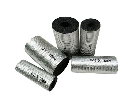 Tubo isolante in schiuma rivestito con foglio di alluminio XPE IXPE Ideale per tubature per acqua raffreddata e applicazioni di isolamento per raffreddamento