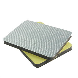 Materiale isolante termico per la costruzione con foglio di alluminio