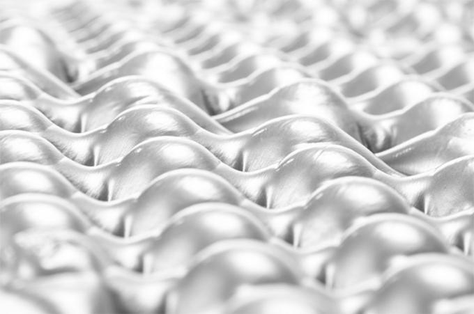 Ingrosso Materassi a doppio ripiegamento in bianco in pellicola di alluminio Cella chiusa IXPE XPE Pad di sonno in schiuma per campeggio impermeabile 2 persone 2