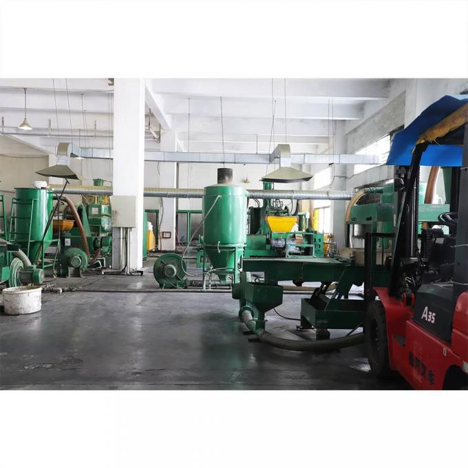 Ingrosso Materassi a doppio ripiegamento in bianco in pellicola di alluminio Cella chiusa IXPE XPE Pad di sonno in schiuma per campeggio impermeabile 2 persone 10